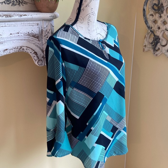 Women’s Black & Teal Turquoise Green Bell Sleeve Geometric Blouse - Picture 4 of 11
